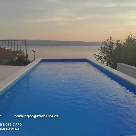 With Sea View And Pool Vila *
