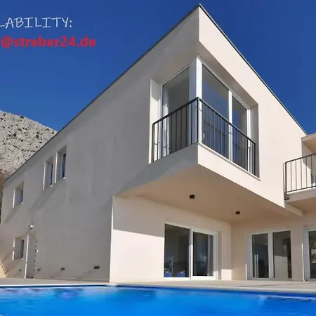 Vila With Sea View And Pool *